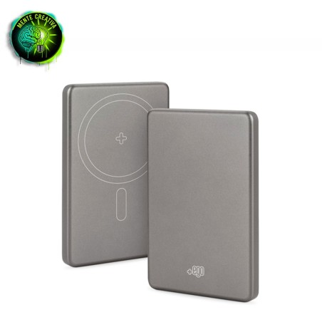 Power bank magnetico Power Mag 5000 mAh grigio attaccato al retro di uno smartphone.