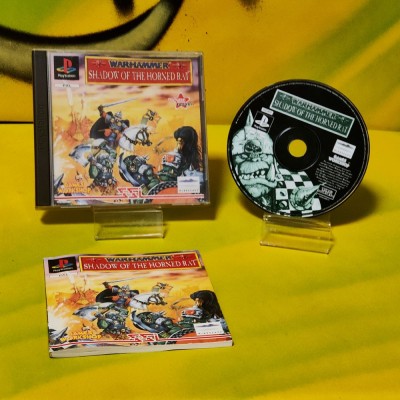 Gioco Sony PS1 - Warhammer: Shadow of the Horned Rat PS1 | Strategico Cult | Il fantasy di Games Workshop completo di libretto